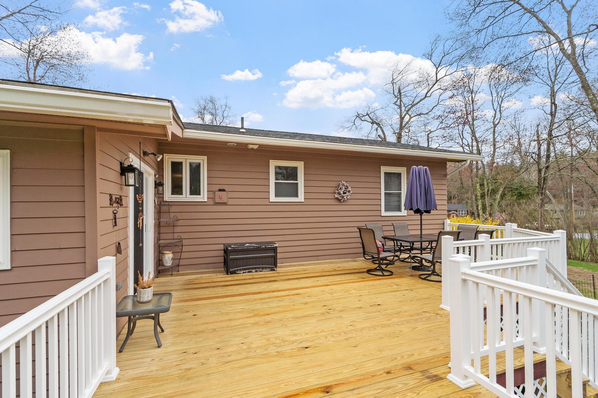 3 Westgate Road Derry, NH 03038 - Photo 18 of 48