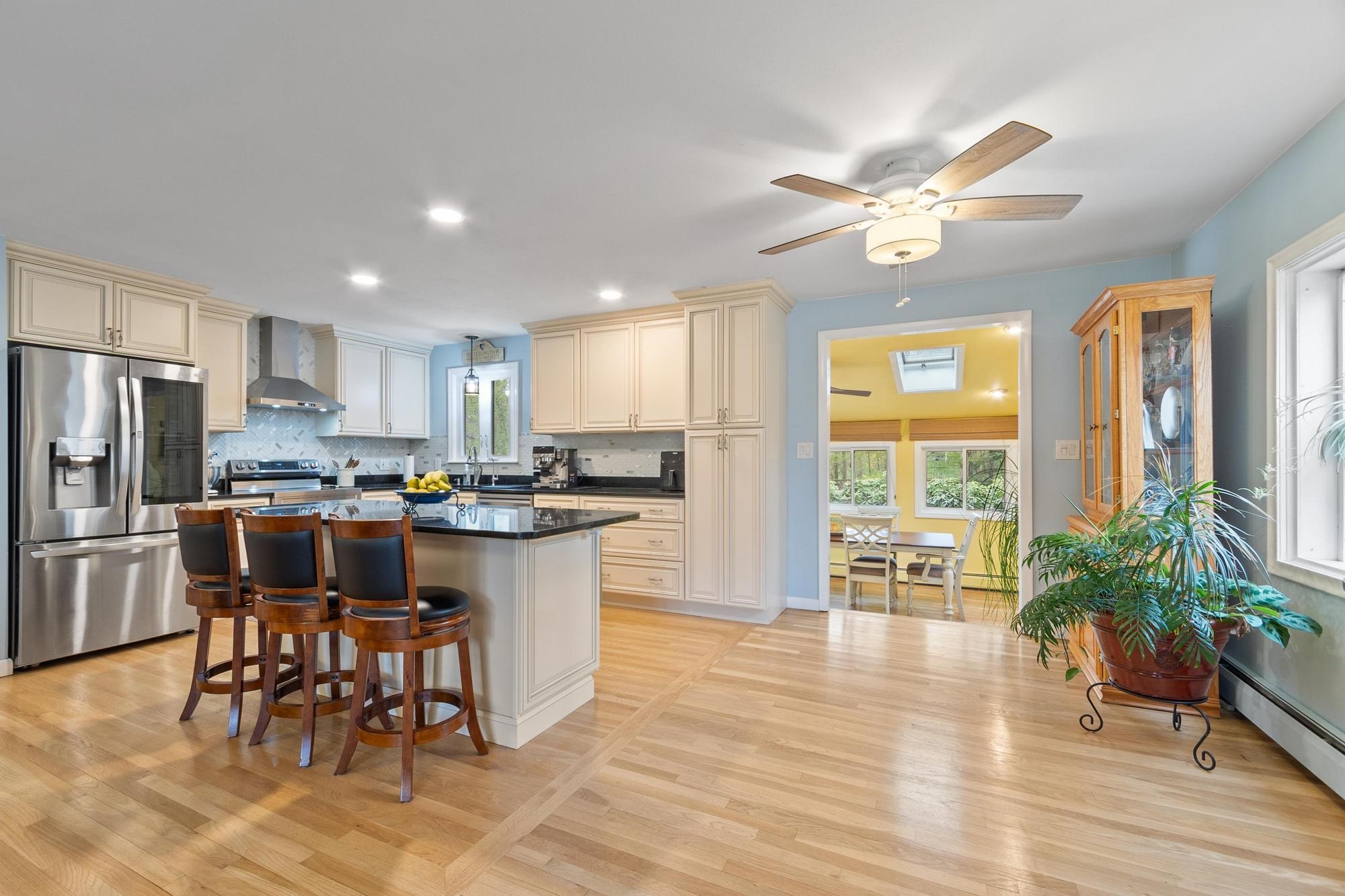 3 Westgate Road Derry, NH 03038 - Photo 4 of 48