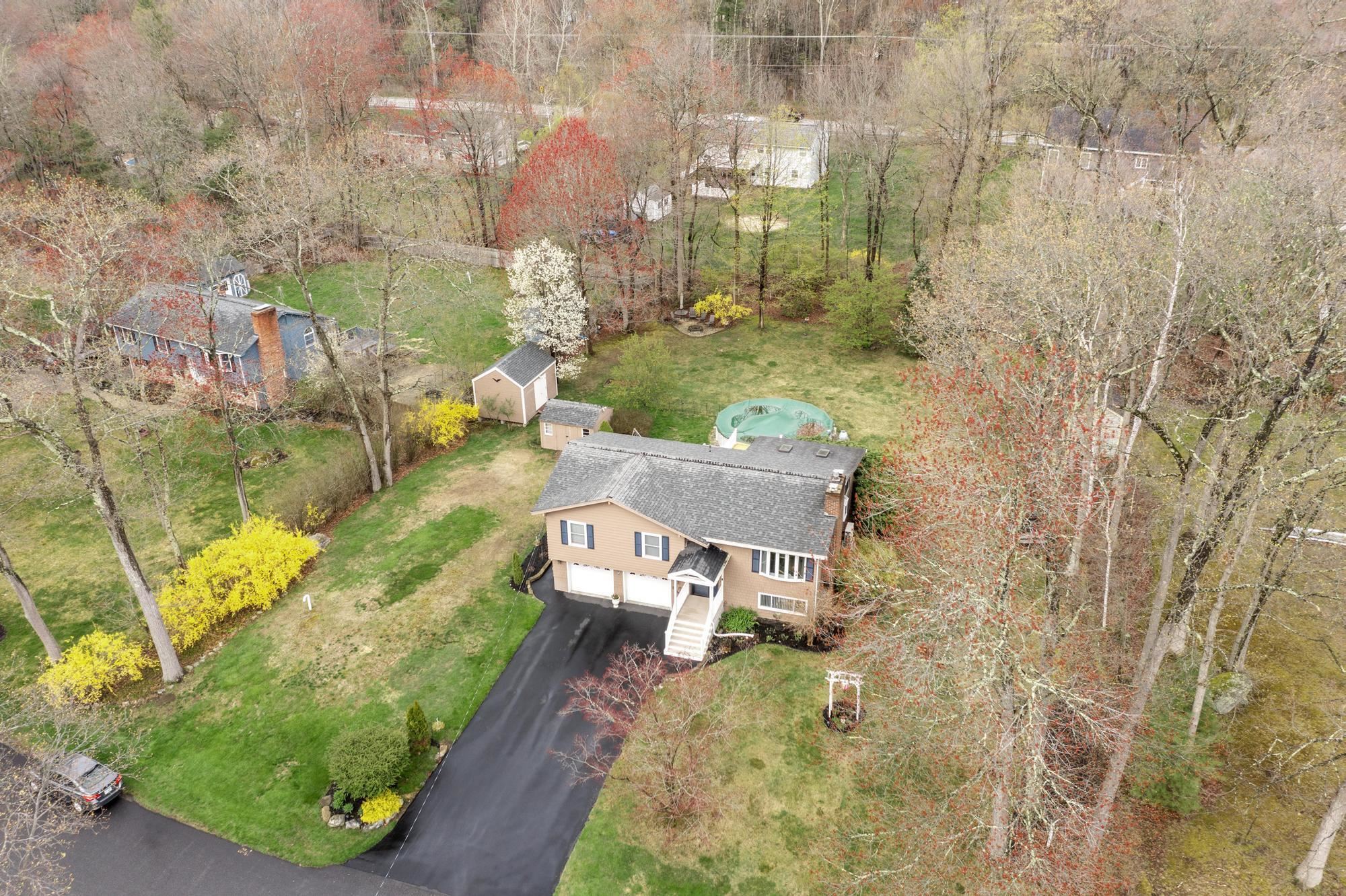 3 Westgate Road Derry, NH 03038 - Photo 45 of 48