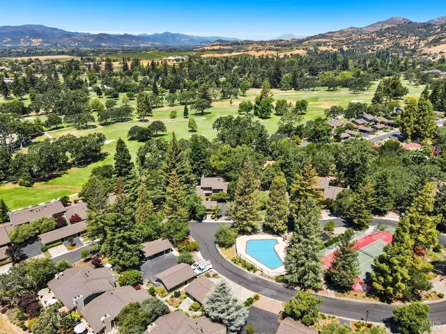 $1,020,000 | 833 Augusta Circle, Napa, CA 94558