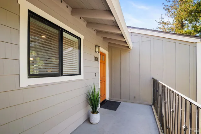 $1,020,000 | 833 Augusta Circle, Napa, CA 94558