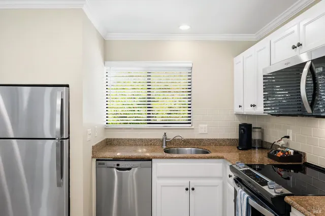 $1,020,000 | 833 Augusta Circle, Napa, CA 94558