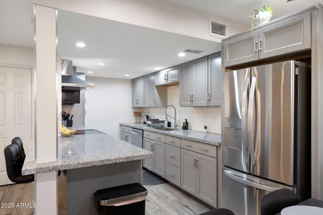 $2,400 | 948 South Alma School Road, Unit 3, Mesa, AZ 85210