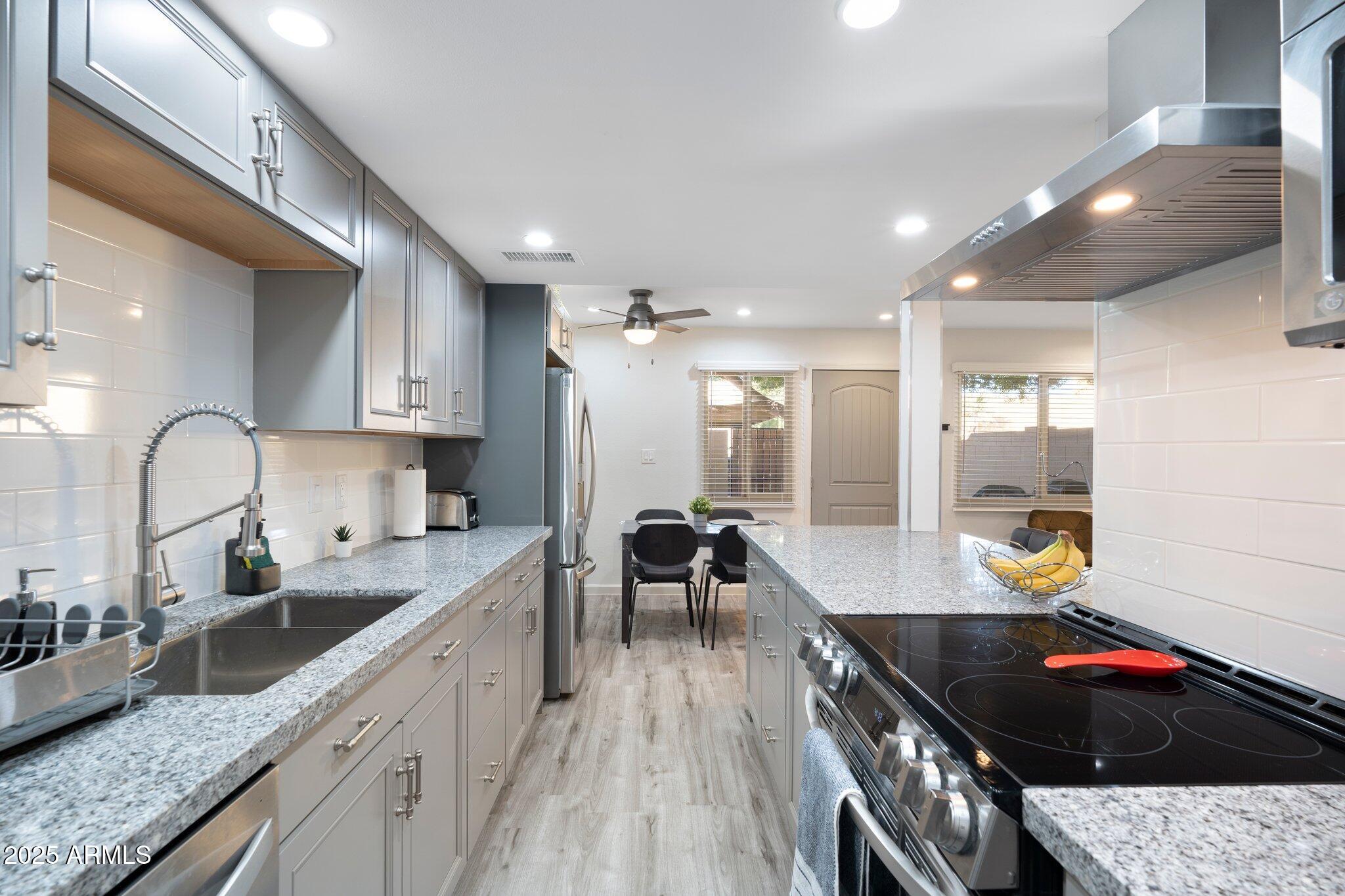 948 South Alma School Road, Unit 3 Mesa, AZ 85210 - Photo 13 of 28 IMG_5168