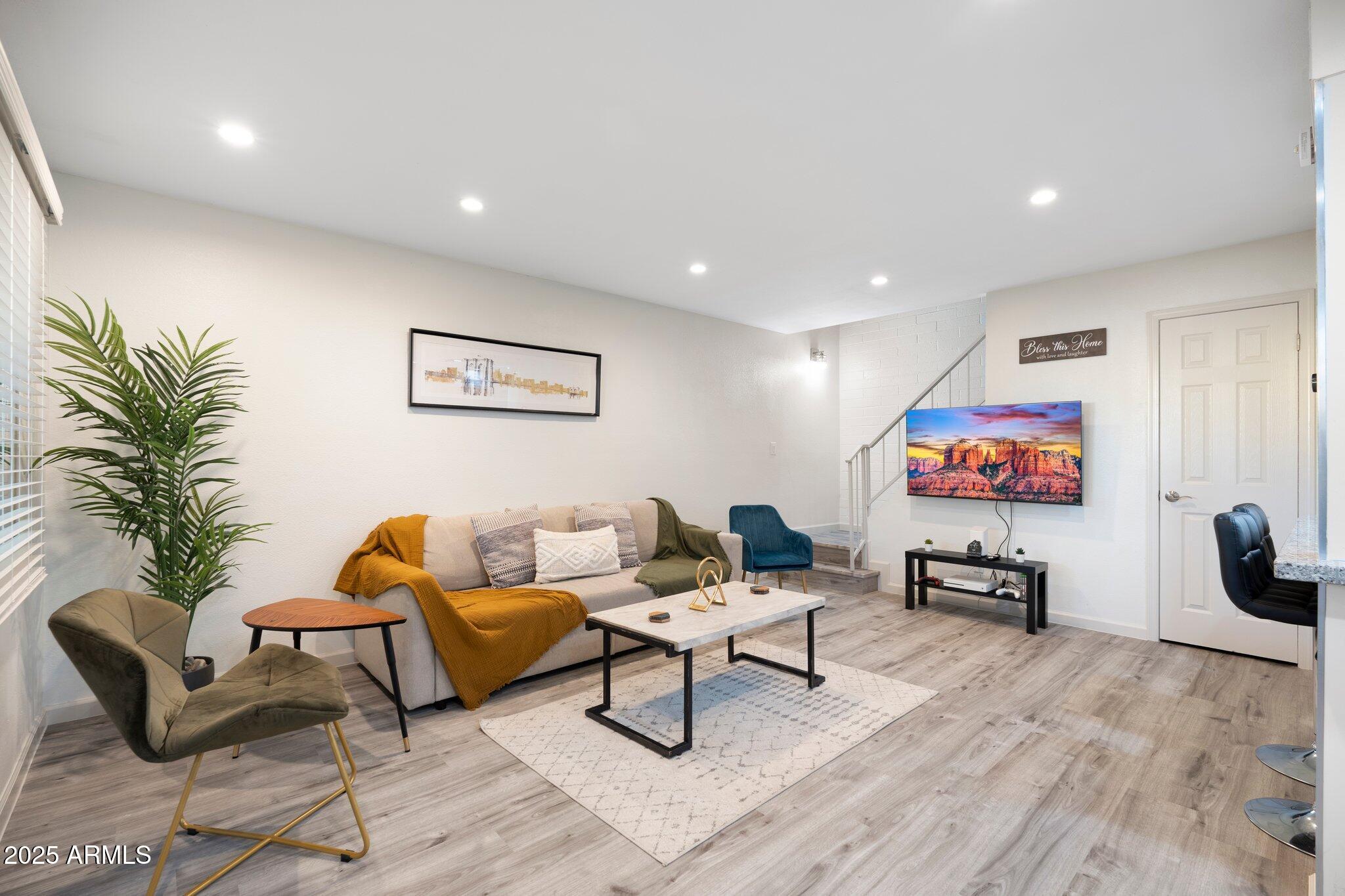 948 South Alma School Road, Unit 3 Mesa, AZ 85210 - Photo 2 of 28 IMG_5155