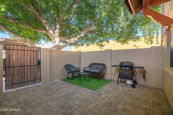 $2,400 | 948 South Alma School Road, Unit 3, Mesa, AZ 85210