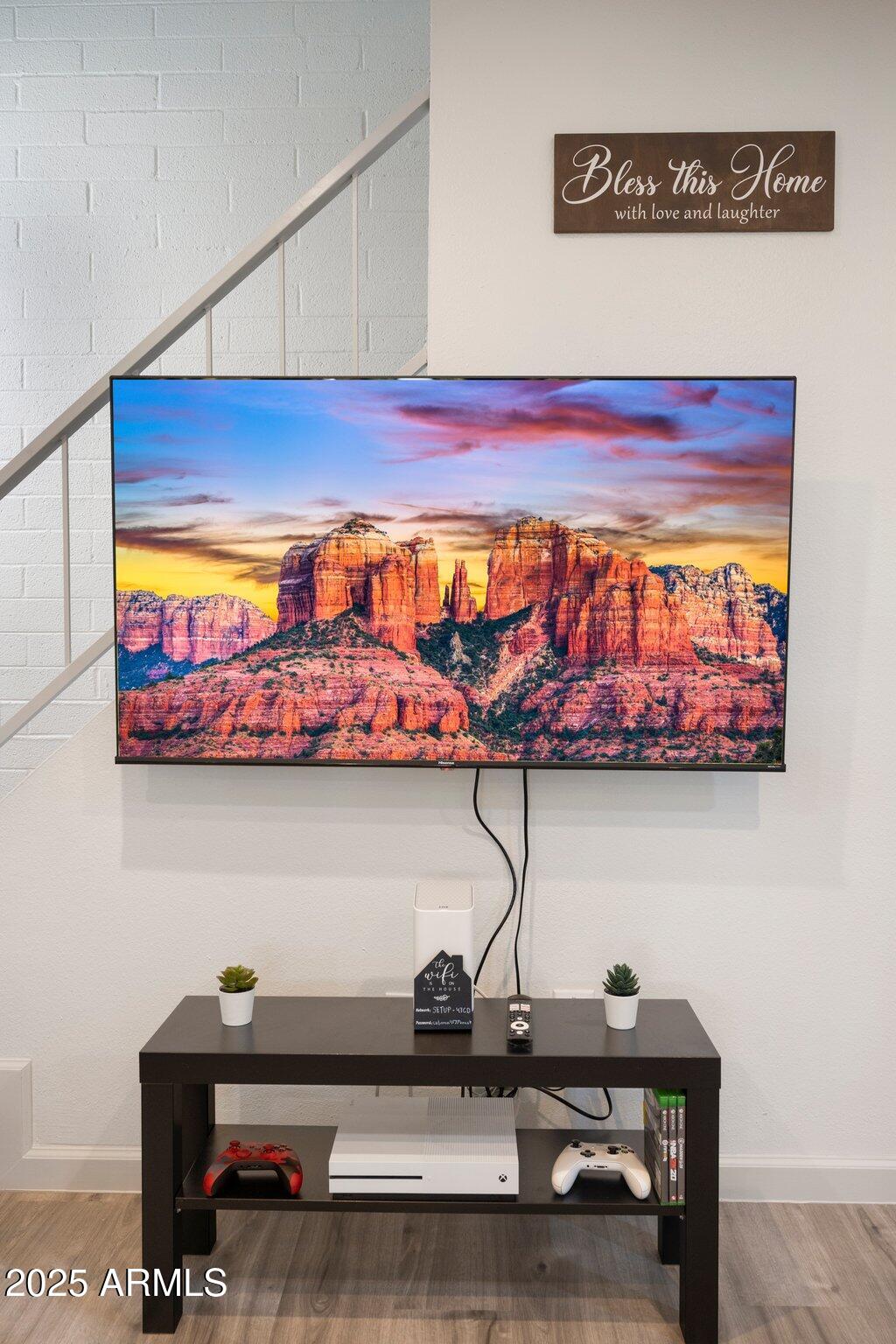 948 South Alma School Road, Unit 3 Mesa, AZ 85210 - Photo 4 of 28 IMG_5171