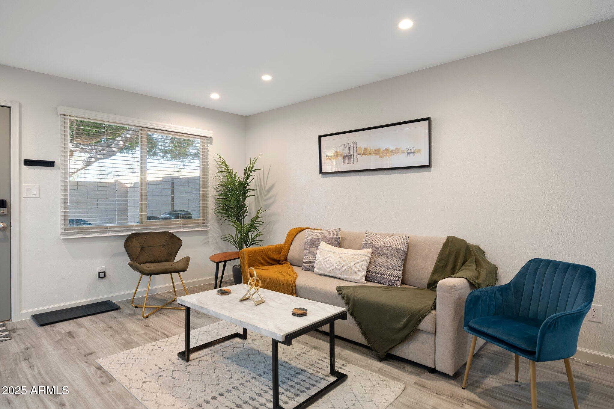 948 South Alma School Road, Unit 3 Mesa, AZ 85210 - Photo 5 of 28 IMG_5170