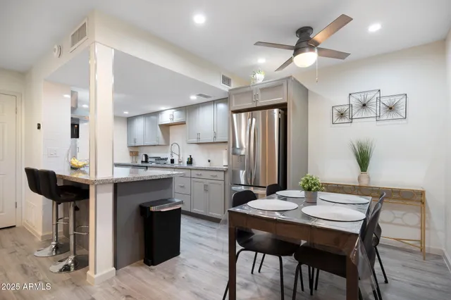 $2,400 | 948 South Alma School Road, Unit 3, Mesa, AZ 85210