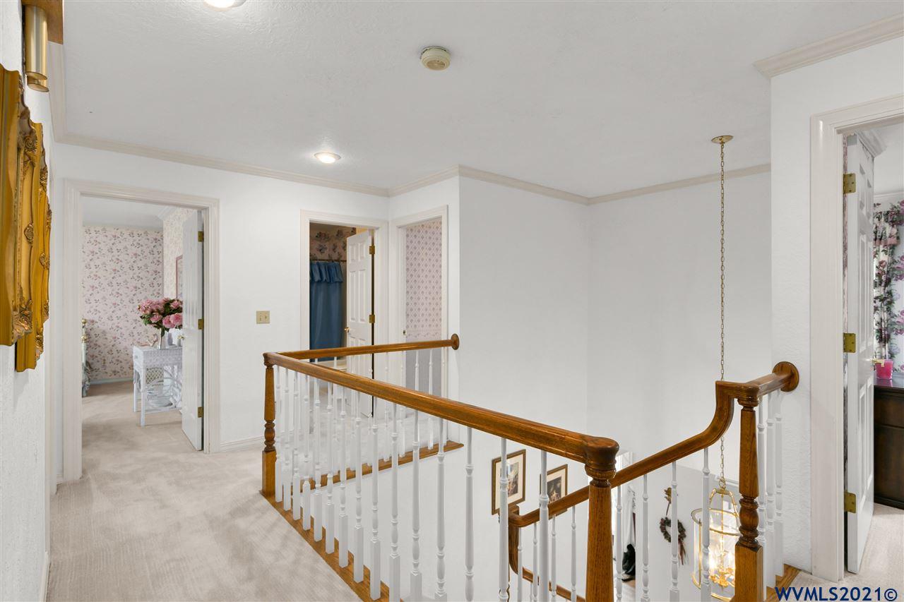 6922 Sunnyview Road Northeast Salem, OR 97317 - Photo 20 of 42 Gallery Image 20