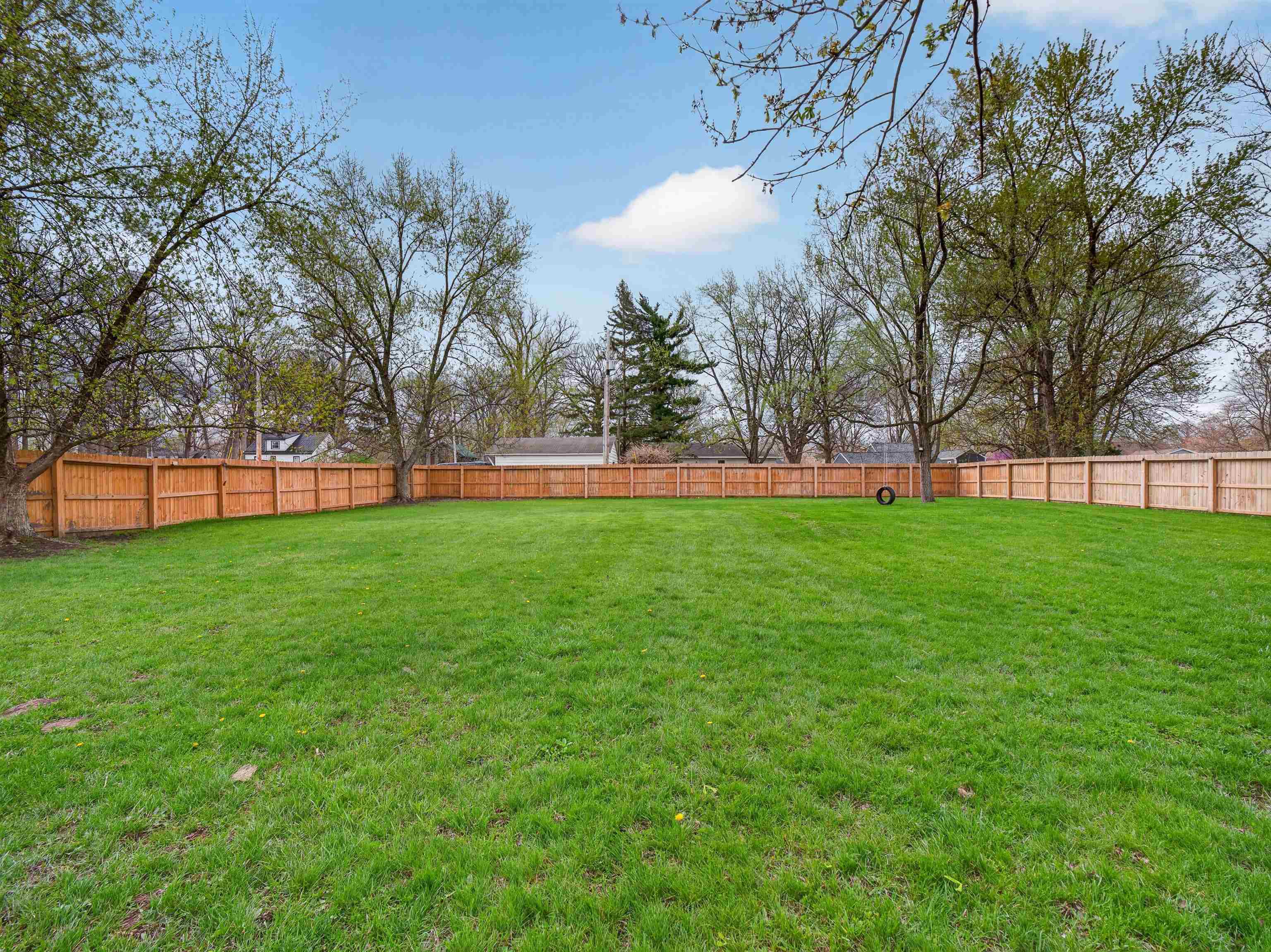 1205 Mayfield Road Fort Wayne, IN 46825 - Photo 3 of 33