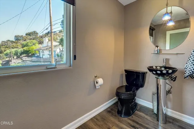 $1,499,000 | 561 South Ventu Park Road, Newbury Park, CA 91320