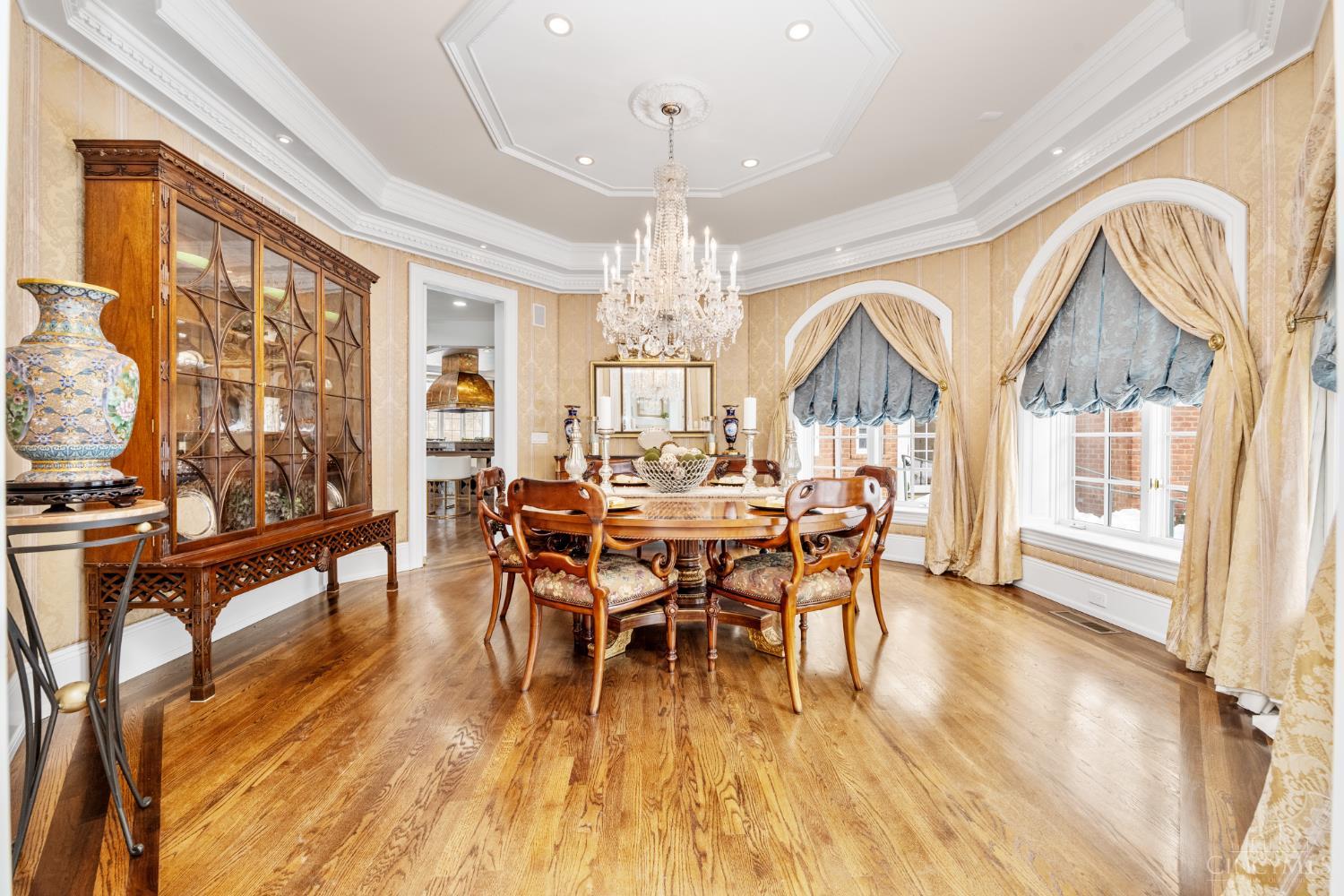 8500 Kugler Mill Road Cincinnati, OH 45243 - Photo 7 of 98 Gallery Image 7