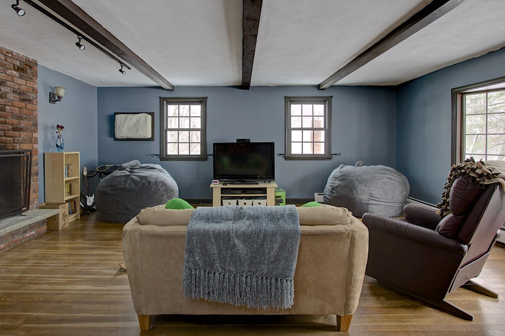 136 Longhill Road Franklin, MA 02038 - Photo 14 of 28 Gallery Image 14