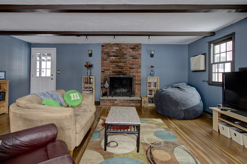 136 Longhill Road Franklin, MA 02038 - Photo 16 of 28 Gallery Image 16