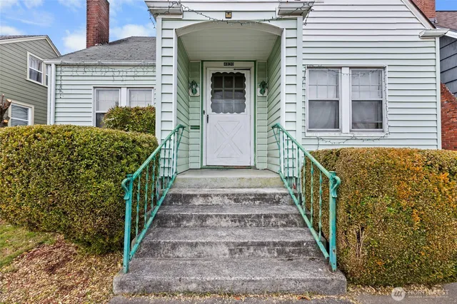 $299,950 | 4830 South C Street, Tacoma, WA 98408