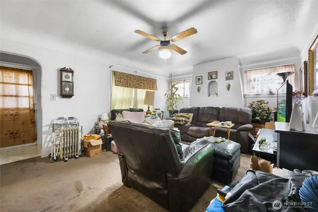 $299,950 | 4830 South C Street, Tacoma, WA 98408