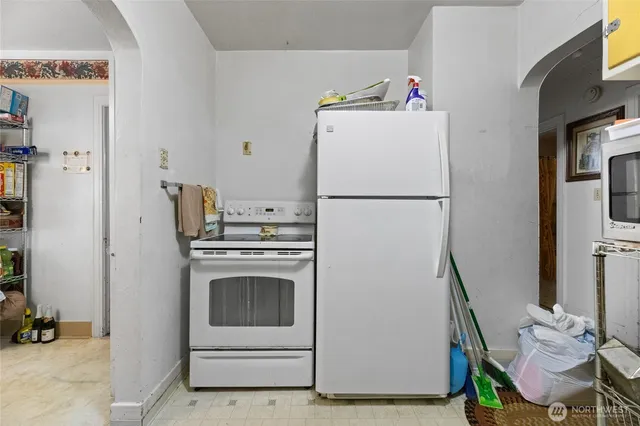 $299,950 | 4830 South C Street, Tacoma, WA 98408