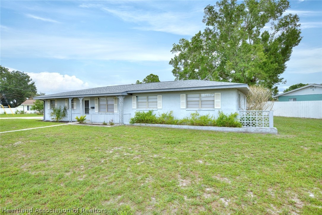 1221 Forest Road Sebring, FL 33872 - Photo 3 of 37