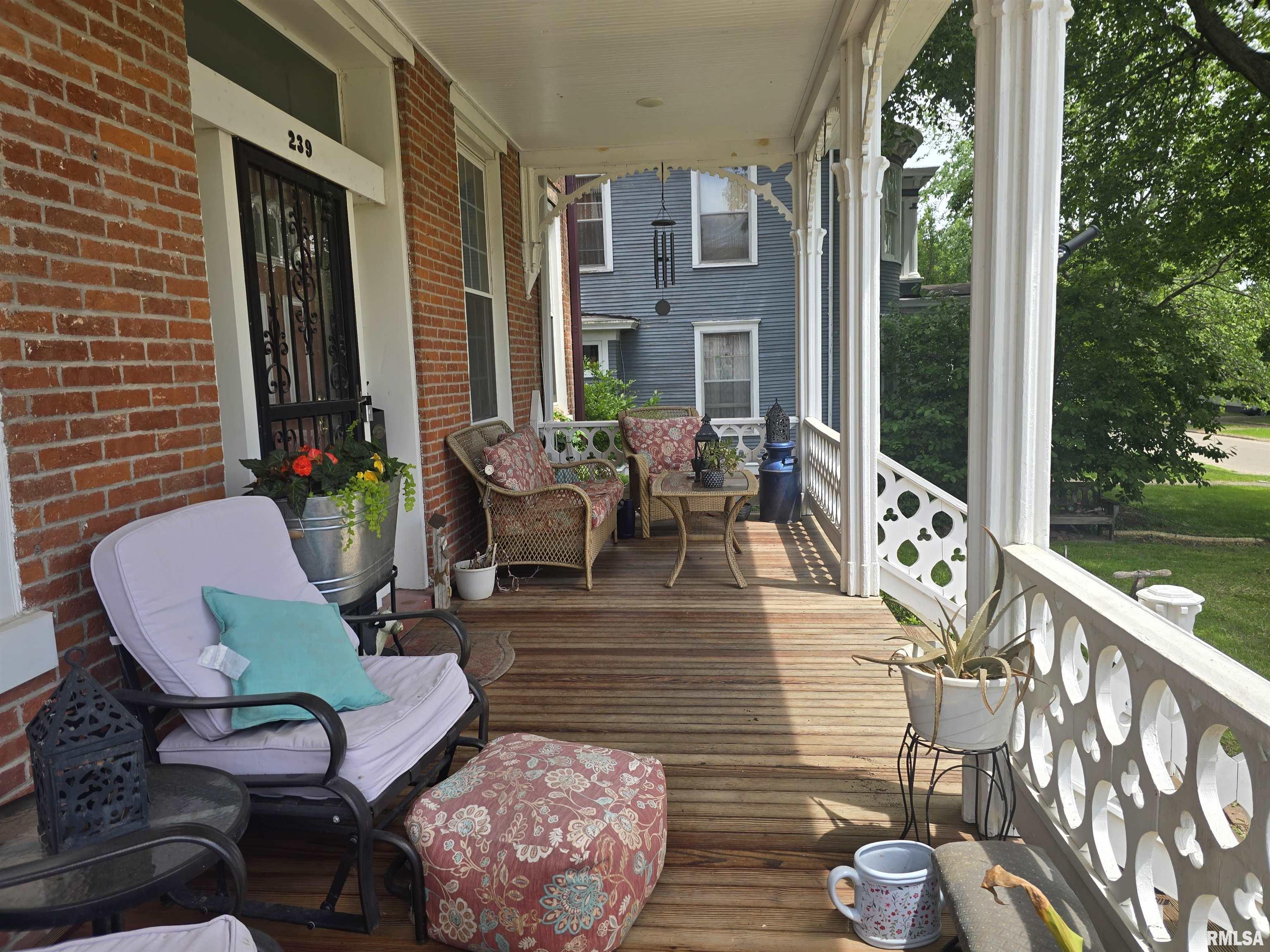 239 West Chestnut Street Canton, IL 61520 - Photo 9 of 83