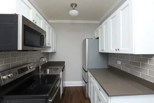 $1,850 | 817 West Lakeside Place, Unit 210, Chicago, IL 60640