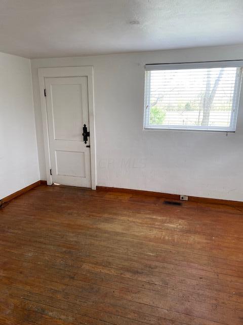 2521 Mc Comb Road Grove City, OH 43123 - Photo 14 of 24 Front Door / living area