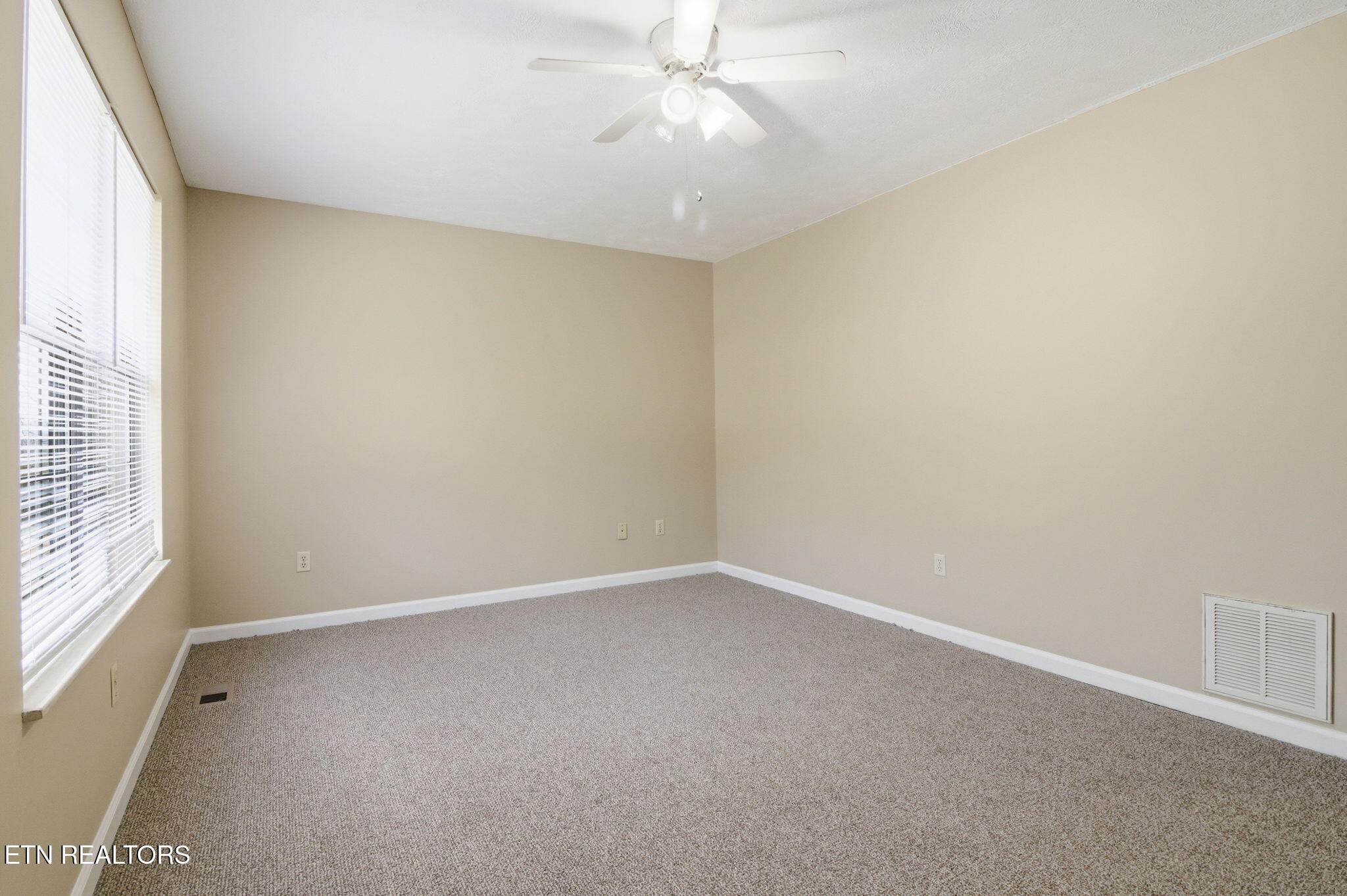 347 Ritz View Drive, Unit A AND B Blaine, TN 37709 - Photo 17 of 37 1-web-or-mls-DZ3A8535