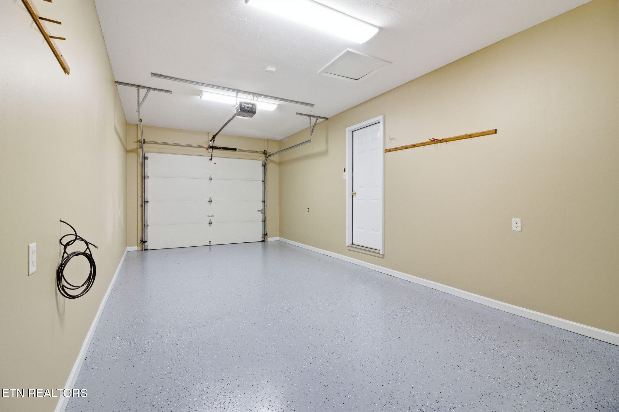 347 Ritz View Drive, Unit A AND B Blaine, TN 37709 - Photo 25 of 37 33-web-or-mls-DZ3A8571