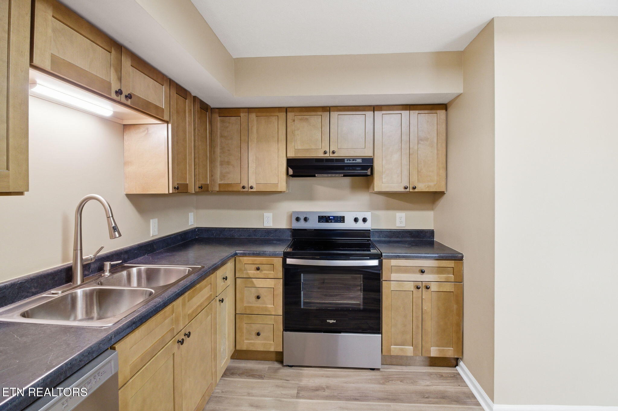 347 Ritz View Drive, Unit A AND B Blaine, TN 37709 - Photo 27 of 37 18-web-or-mls-DZ3A8550