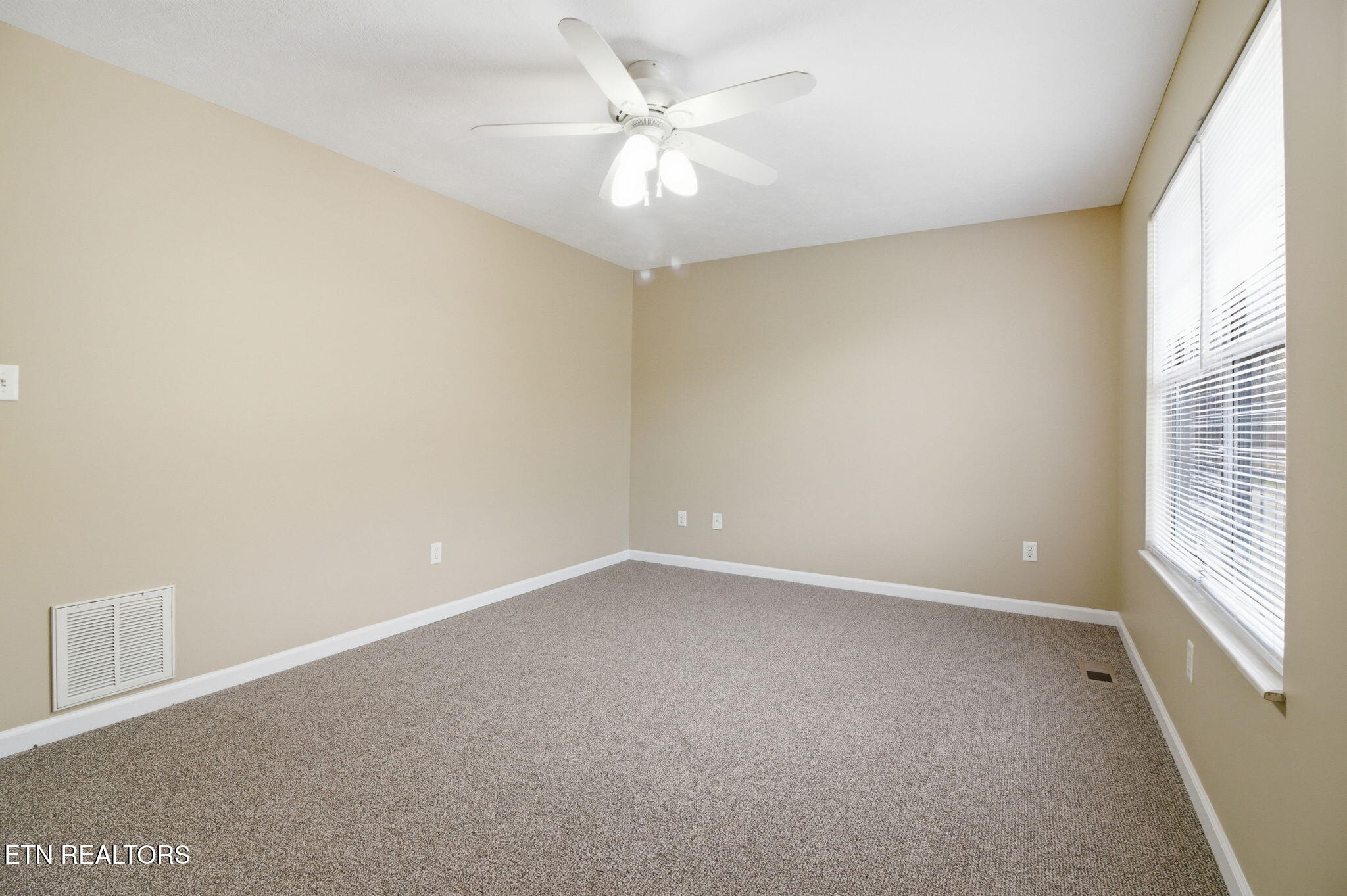 347 Ritz View Drive, Unit A AND B Blaine, TN 37709 - Photo 34 of 37 26-web-or-mls-DZ3A8589