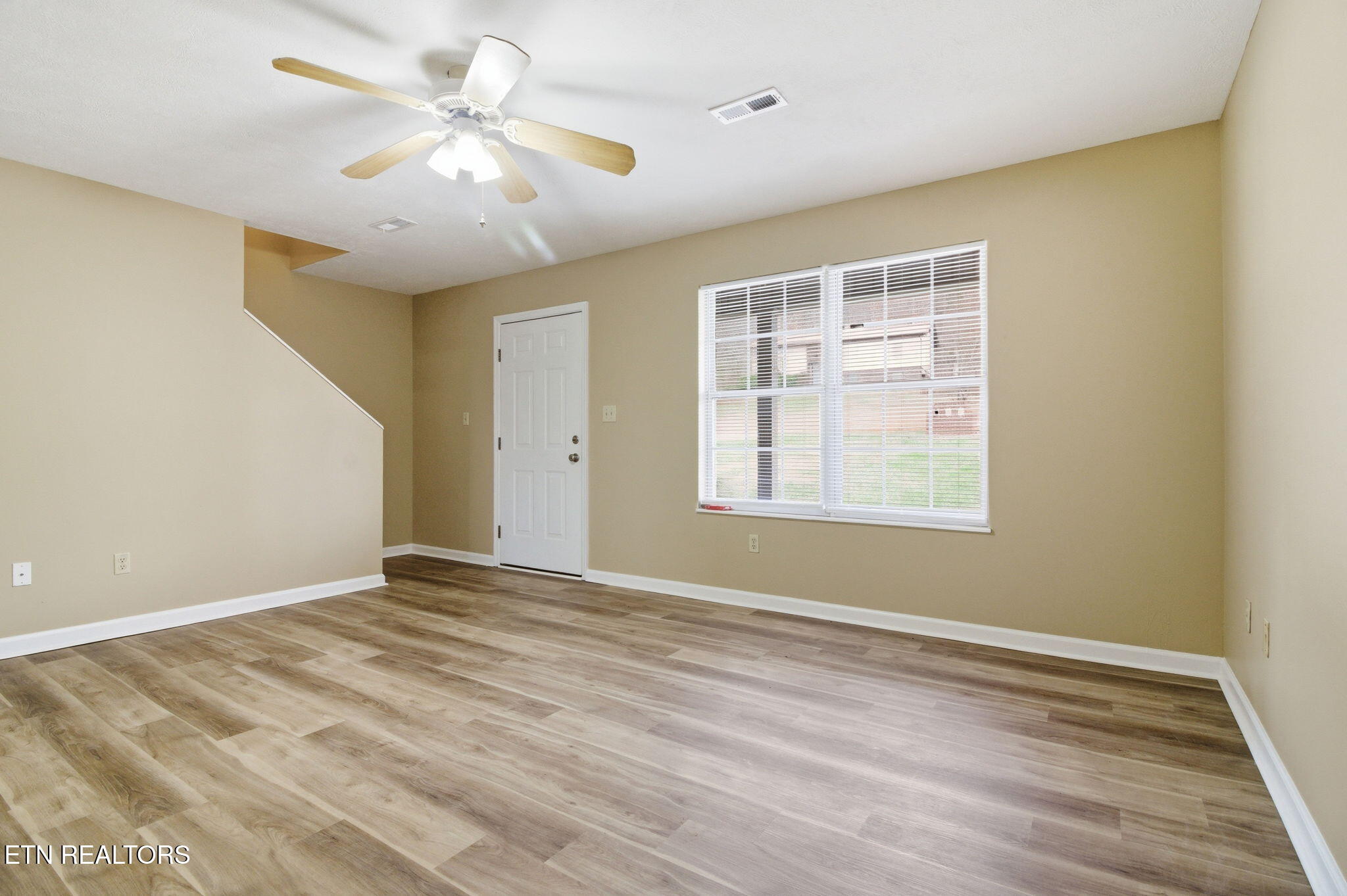 347 Ritz View Drive, Unit A AND B Blaine, TN 37709 - Photo 5 of 37 30-web-or-mls-DZ3A8496