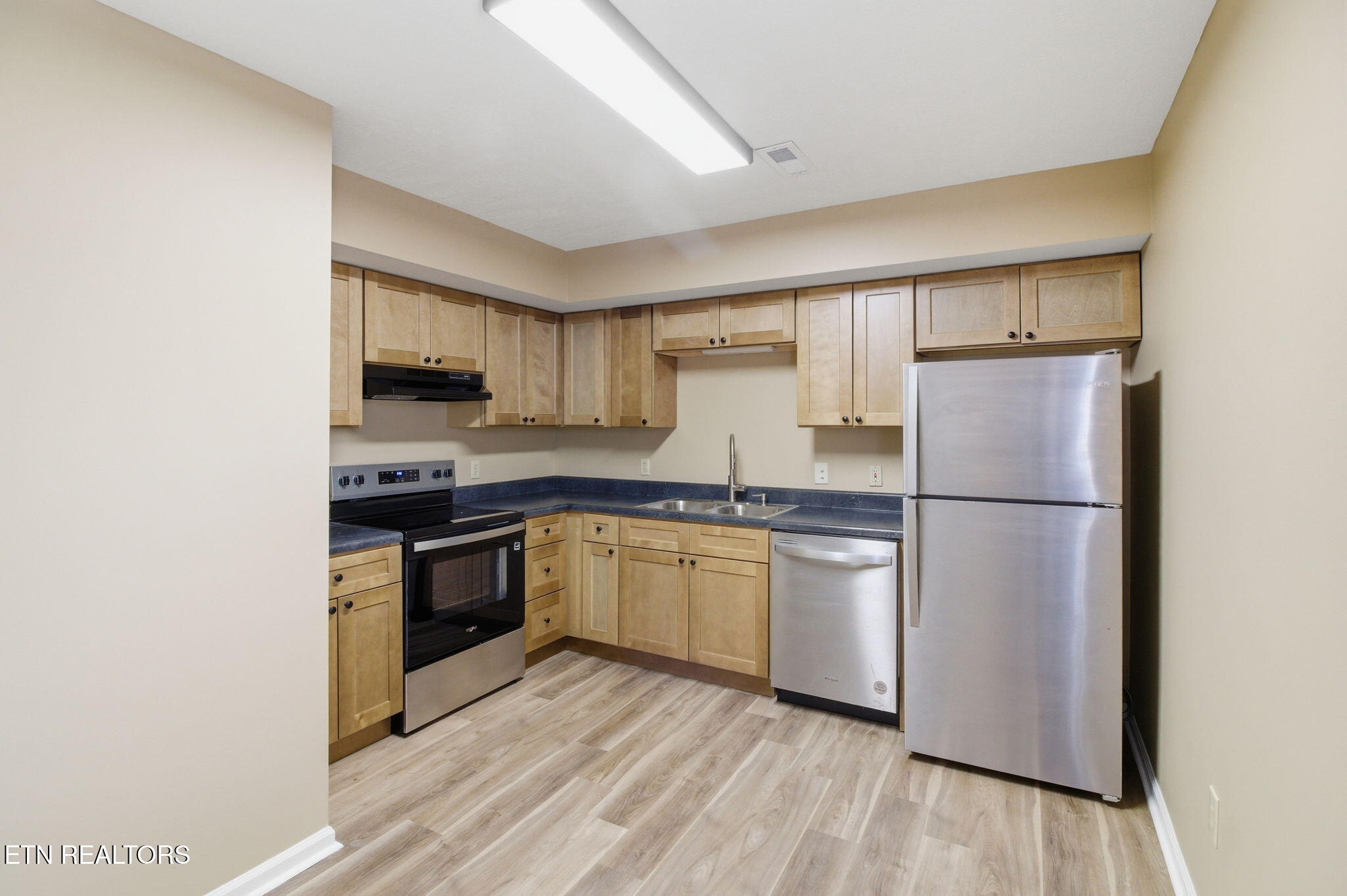 347 Ritz View Drive, Unit A AND B Blaine, TN 37709 - Photo 9 of 37 32-web-or-mls-DZ3A8508