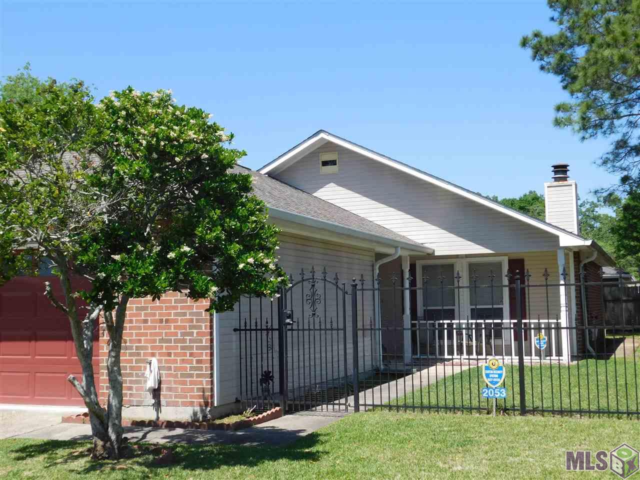 2053 Maple Ridge Avenue Baton Rouge, LA 70816 - Photo 1 of 8 Front Gate entrance