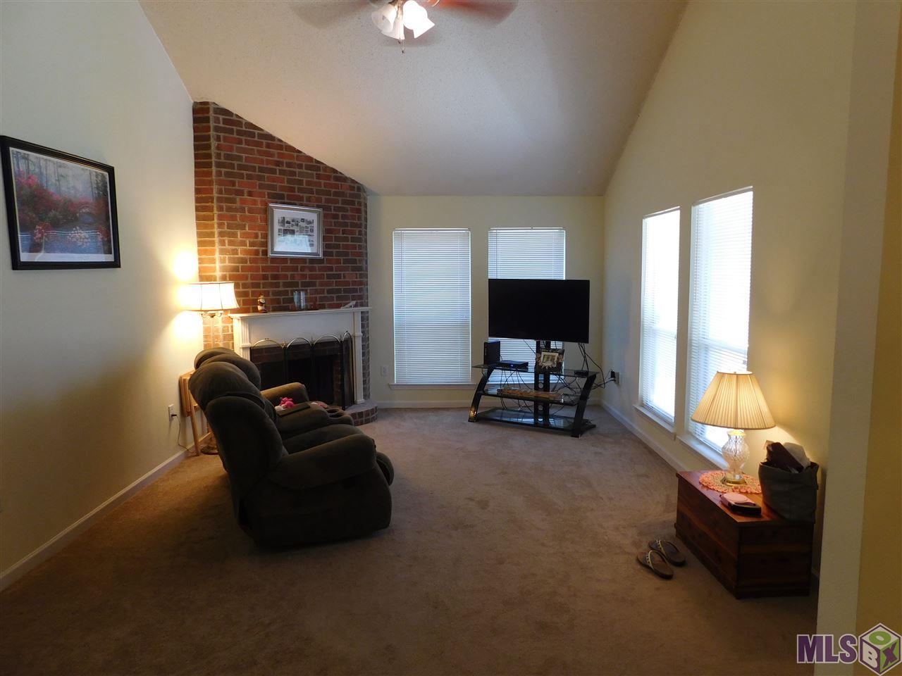2053 Maple Ridge Avenue Baton Rouge, LA 70816 - Photo 4 of 8 Liv