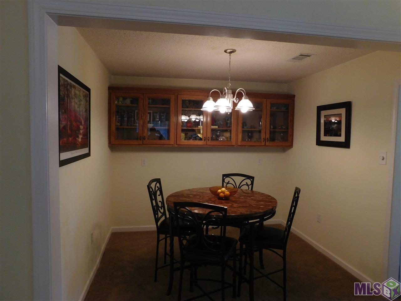 2053 Maple Ridge Avenue Baton Rouge, LA 70816 - Photo 6 of 8 Dining