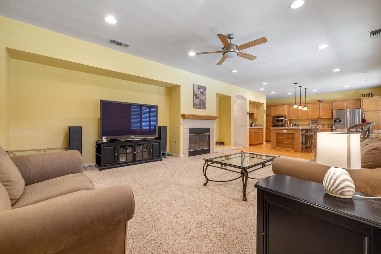 122 Memory Lane Turlock, CA 95382 - Photo 13 of 29