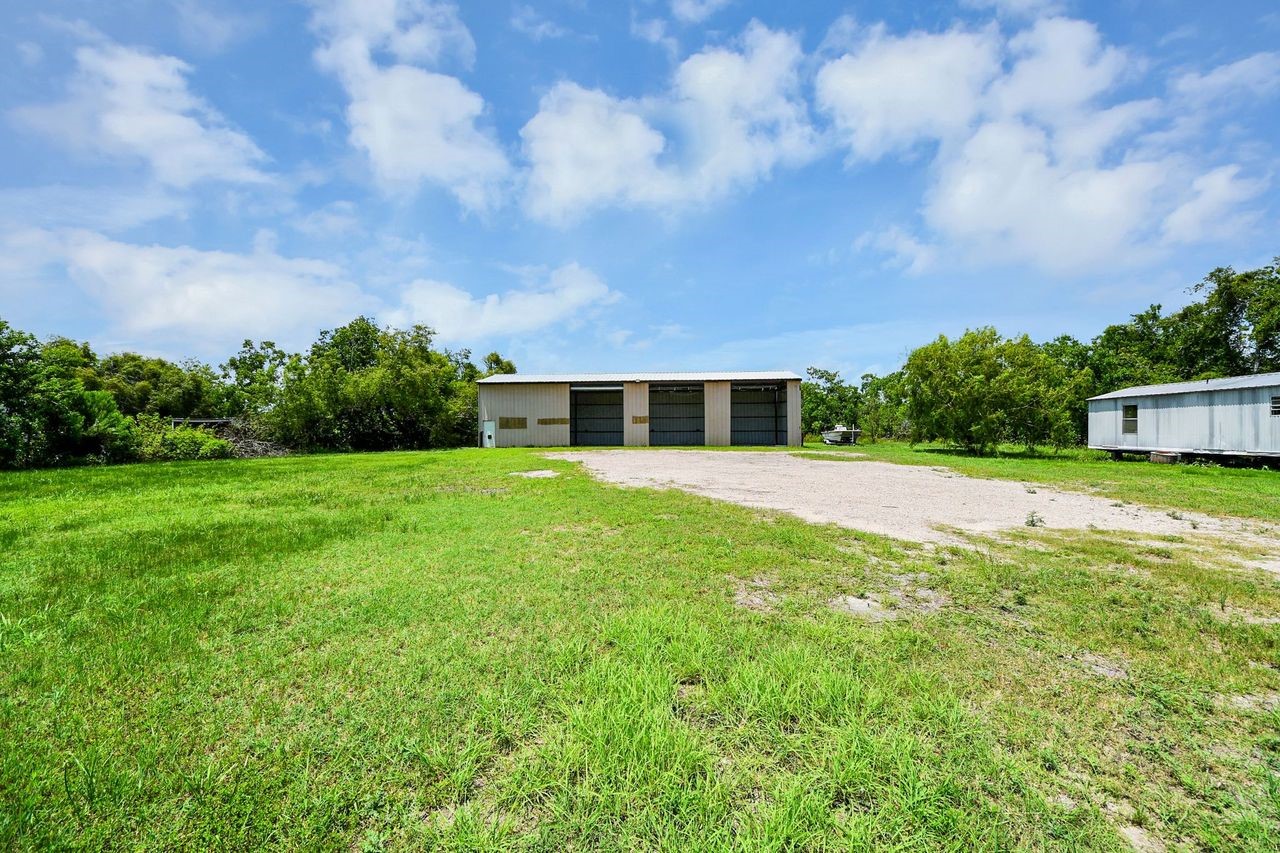 5793 Pearson Road Santa Fe, TX 77517 - Photo 6 of 16