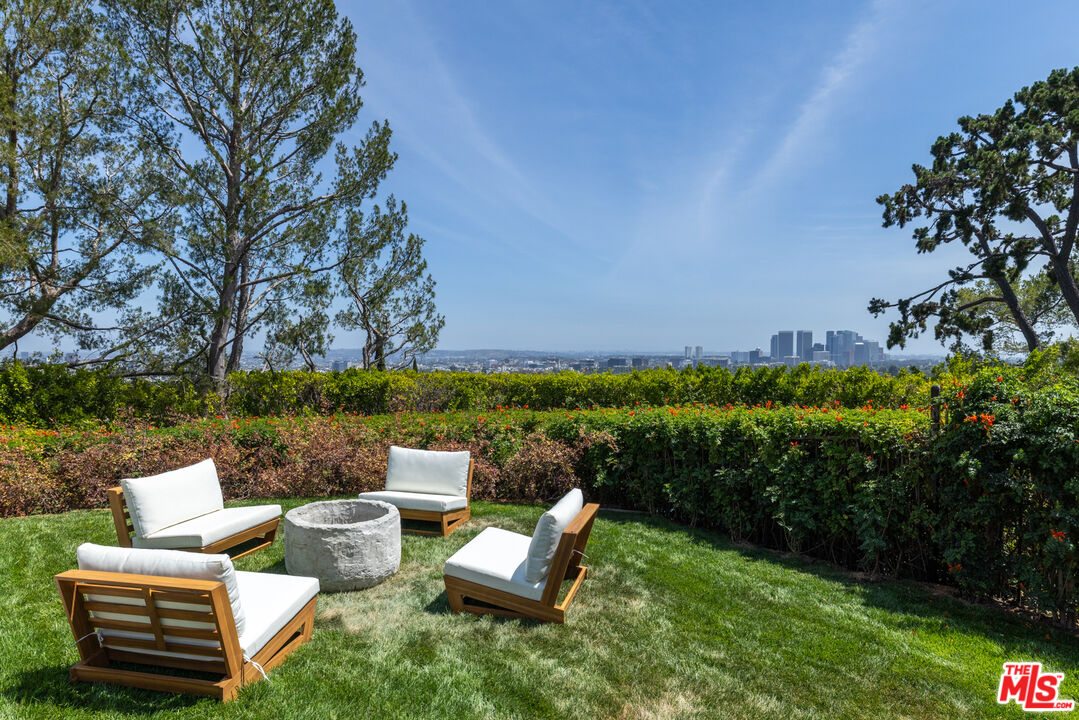 1122 La Altura Road Beverly Hills, CA 90210 - Photo 29 of 44