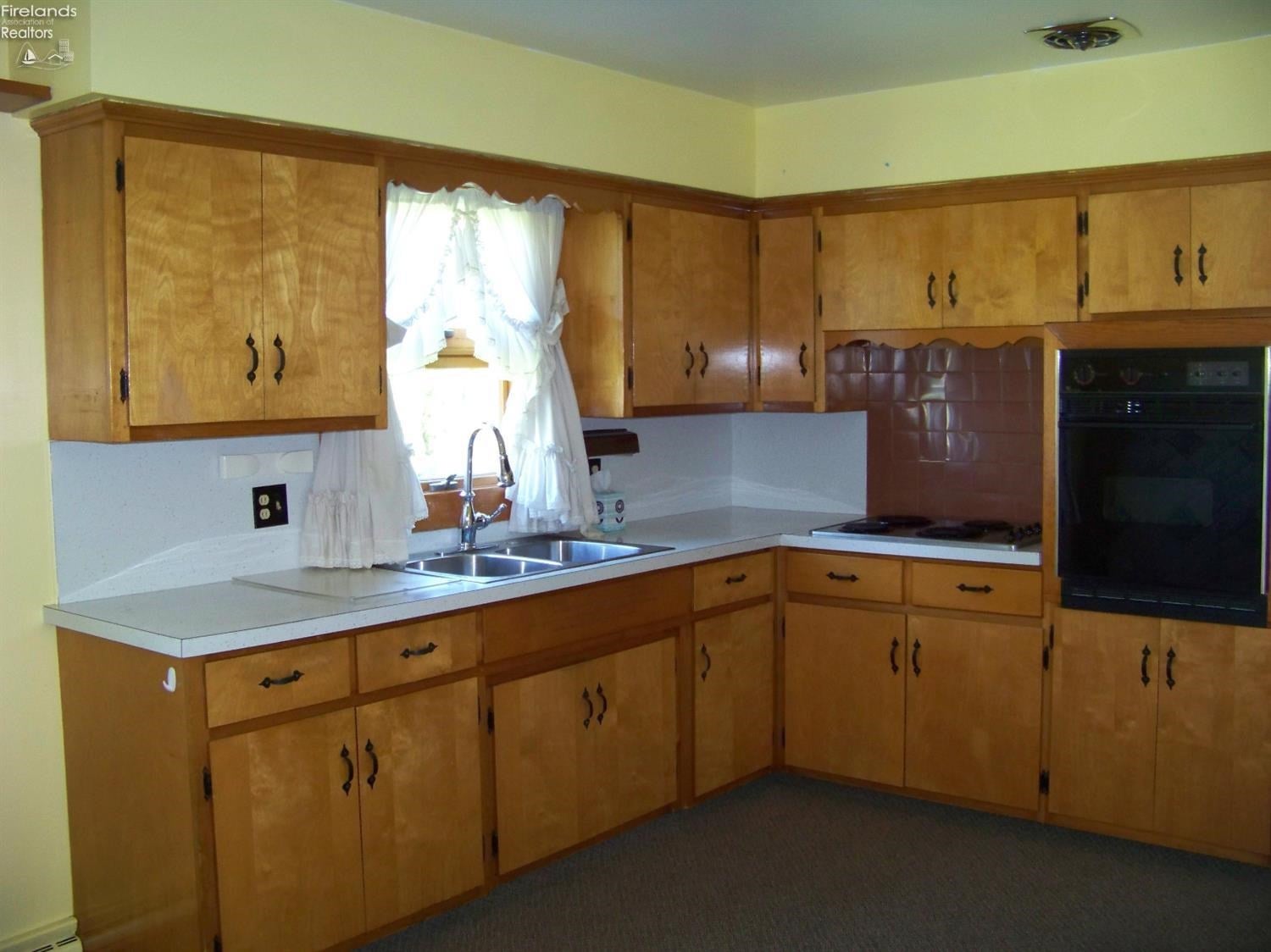 1023 Smith Road Fremont, OH 43420 - Photo 4 of 10 Gallery Image 4