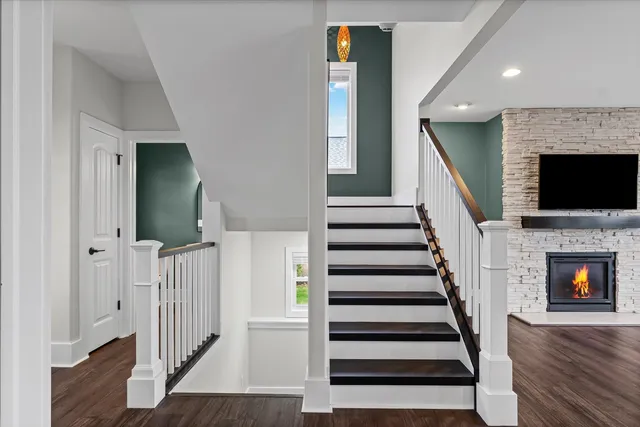 $599,900 | 313 London Way, Savoy, IL 61874