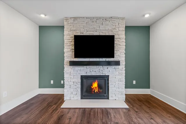 $599,900 | 313 London Way, Savoy, IL 61874