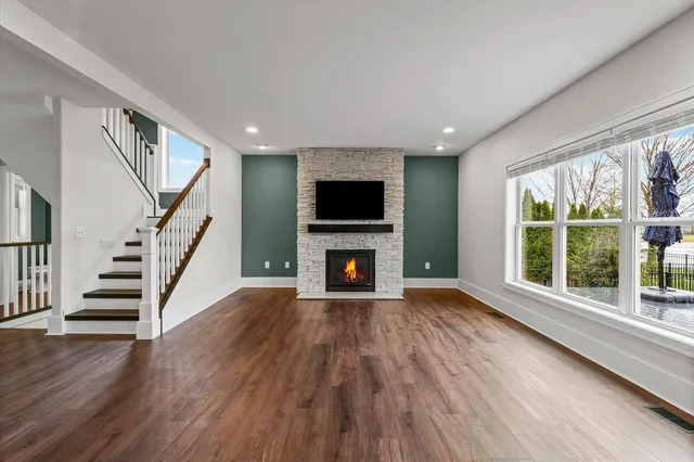 $599,900 | 313 London Way, Savoy, IL 61874