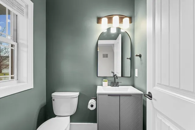 $599,900 | 313 London Way, Savoy, IL 61874