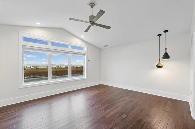 $599,900 | 313 London Way, Savoy, IL 61874