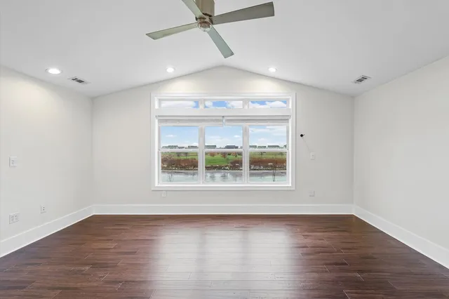 $599,900 | 313 London Way, Savoy, IL 61874