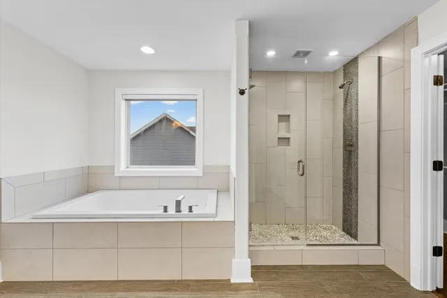 $599,900 | 313 London Way, Savoy, IL 61874