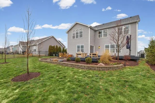 $599,900 | 313 London Way, Savoy, IL 61874