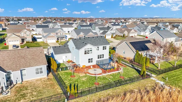 $599,900 | 313 London Way, Savoy, IL 61874