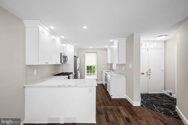 $4,500 | 15 Llanfair Road, Unit B, Ardmore, PA 19003