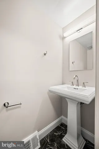 $4,500 | 15 Llanfair Road, Unit B, Ardmore, PA 19003